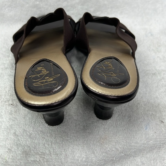 Life Stride, brown sandals - Picture 3 of 5